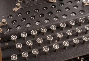 23 февруари 1918 г.  - Д-р Артур Шербиус получава първи патент за шифровата машина „Енигма”