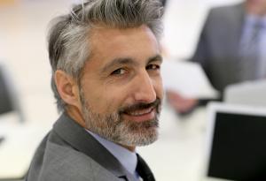 Връзката между сивата коса и стреса