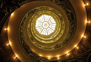 15 пленителни примера за спирални стълби