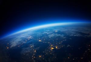 Всичко това се случва в рамките на едно денонощие на Земята