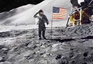 Американските знамена на Луната се разпадат 