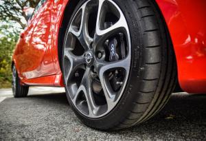 Проучване в 7 държави показва важността на гумите за безопасността ни