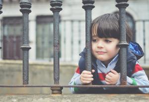 Как да възпитаваме строго, без да навредим на децата си