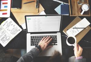 Как да накарате шефа ви да каже „да“ в имейл