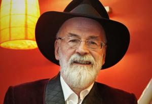 28 април – Днес Тери Пратчет щеше да навърши 77 години