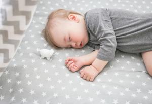 Майка изобрети специален матрак за бебета