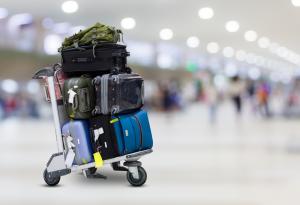 4 практични съвета как да опаковате багажа за следващото си пътуване със самолет 