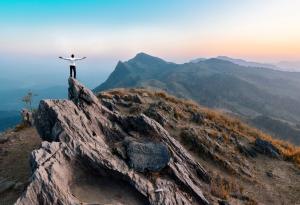 След всяко падение следва възход