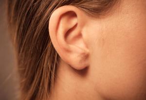 Присадиха отгледани уши на деца в Китай