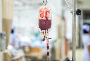 Японски учени създадоха изкуствена кръв, която може да бъде преливана на хора с всякакви кръвни групи