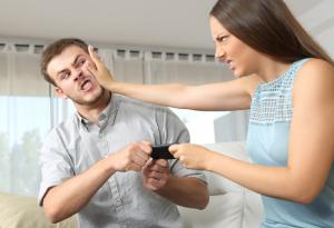 Модерният начин да убиете връзката си