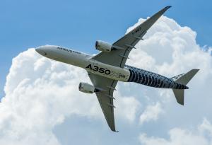 Защо самолетите имат дупка в опашката си?