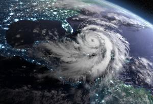 Видео: Ураганът Ирма