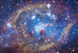 Две съседни галактики водят свирепа битка до смърт