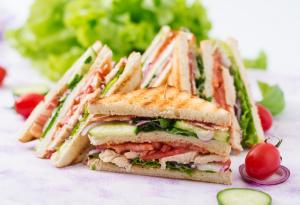 Какво представлява „клуб“ сандвич