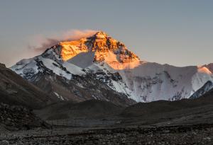 Видео: С хеликоптер на Еверест