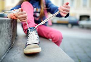 Децата използват смартфони, но не умеят да си вържат връзките