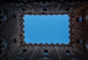 Професор смята, че е открил местоположението на легендарния замък на крал Артур Камелот