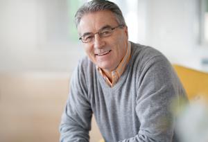 На коя възраст хората са най-малко щастливи? 