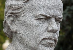 7 май: Ден на радиото и телевизията