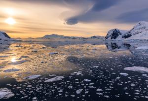 Айсберг колкото половин София се отчупи от Антарктика