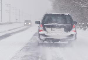Притеснявате се да карате през зимата? – Съвети за шофиране за по-неопитните