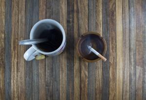 Чаят намалява вредите от цигарите