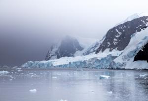 Огромни земни формирования са открити под ледовете на Антарктика