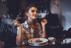 Френски ресторанти настаняват гостите си според техния външен вид