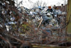 Учените ще изчистят планетата от електронния боклук, като го пулверизират до нано-прах