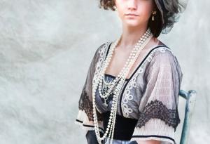 Видео: 100 години женска мода в 2 минути