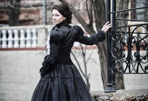 Да живееш в 18. век - жена се отказва от модерните технологии за сметка на начин на живот от Викторианската епоха