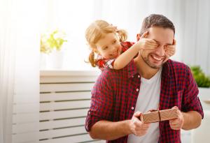 Татковците са по-загрижени за бебетата си дъщери, отколкото за синовете