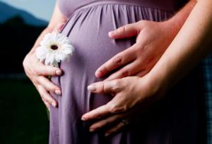 Жените с широк ханш раждат по-лесно? 13 псевдонаучни факта за бременността