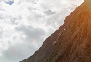 „Хотел“ на 120 м. над земята очаква търсачи на силни усещания