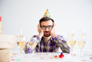 Психологическият ефект, който обяснява защо не ви бива по купоните