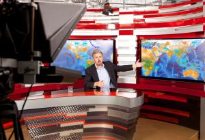 Виц: Търси се синоптик