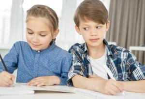 Учените: децата, които имат самочувствието на умни, са по-склонни да мамят на изпити