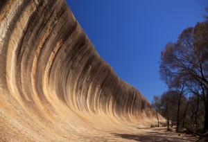 Каменна вълна за сърф смайва в Австралия