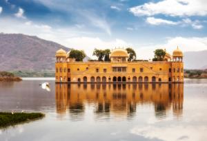 Джал Махал - чудният воден дворец
