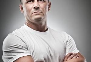 Широкото лице показва склонност към агресия