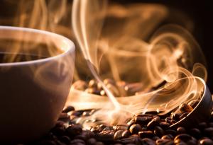 Наистина ли кафето ви дехидратира?