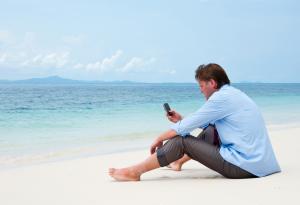 Служебните обаждания по време на ваканция причиняват повече стрес от скок с бънджи