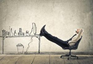 Как да седим на бюрото, така че да не натоварваме тялото излишно