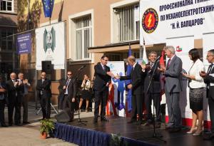 Нестле и партньорите в проекта ДОМИНО дадоха официален старт на дуалното образование по швейцарски модел