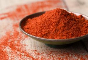 Необичайните, но гениални приложения на червения и черния пипер