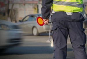 Виц: 10 неща, които не трябва да казвате на полицай, ако ви спре