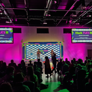 Стартира дванадесетото издание на емблематичния училищен хакатон Hack TUES