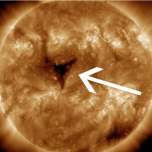 Втора гигантска „дупка“ се появи на Слънцето. И скоро тя може да може да изпрати силен слънчев вятър към Земята