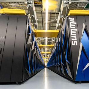 Най-бързият суперкомпютър в света се включи в битката срещу COVID-19